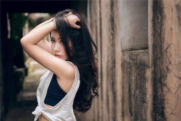 董怡菲的姓名打分結(jié)果_董怡菲的姓名五行分析