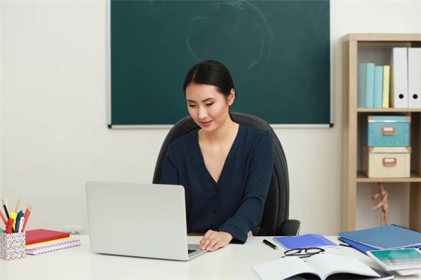 名字打分測(cè)試:吳春荷