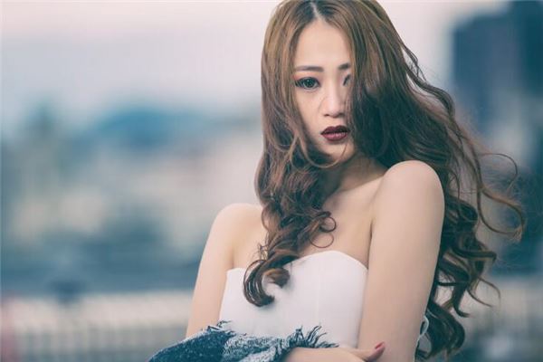 八字取名:吳馨欣